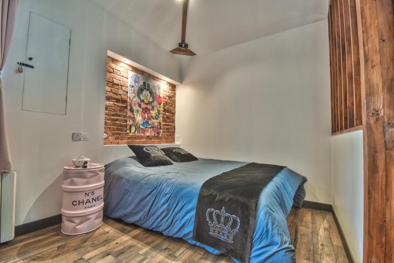 Апартаменты * Le Loft Des Mysteres * Мэнтенон Экстерьер фото