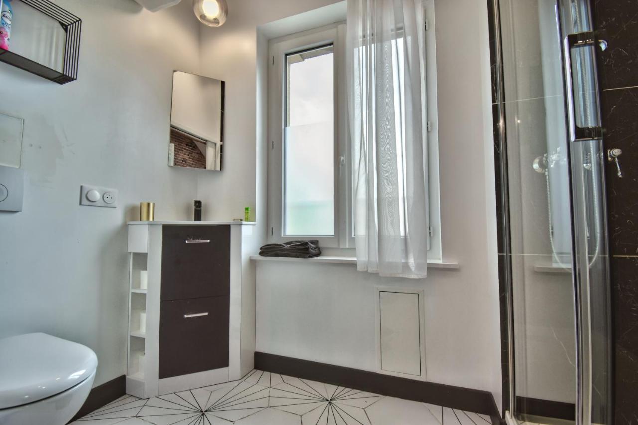 Апартаменты * Le Loft Des Mysteres * Мэнтенон Экстерьер фото